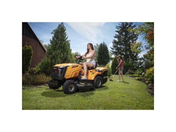 Travní traktor 92 cm se zadním výhozem a hydrostatickou převodovkou Riwall PRO RLT 92 HRD