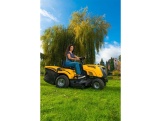 Dvouválcový travní traktor 102 cm se zadním výhozem a hydrostatickou převodovkou Riwall PRO RLT 102 HRD TWIN