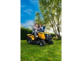 Dvouválcový travní traktor 102 cm se zadním výhozem a hydrostatickou převodovkou Riwall PRO RLT 102 HRD TWIN