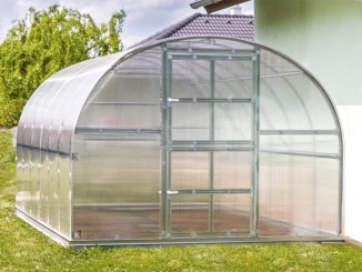Obloukové skleníky s podezdívkou –  Gardentec Classic 2 x 3 m, polykarbonát 4 mm