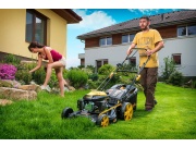 Multifunkční travní sekačka 4 v 1 s benzinovým motorem a pojezdem Riwall PRO RPM 5135