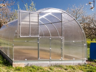 Obloukové skleníky s podezdívkou –  Gutta Gardentec Classic Pro 6 x 3 m PC 6 mm 100000596