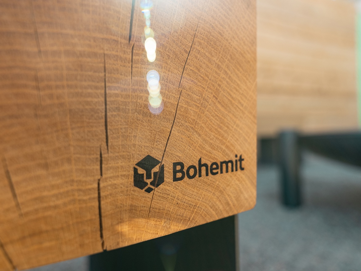 Lavice Bohemit Mr. Allen